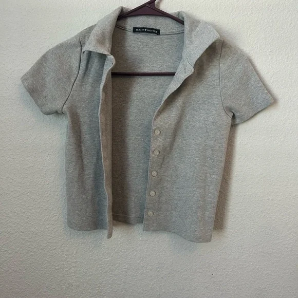 Brandy Melville small button up gray shirt - Picture 2 of 6